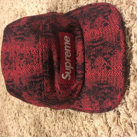 Supreme Cap - Picture 1 of 3